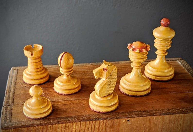 Combo of Reproduced Vintage 1930 German Knubbel Analysis Chess Pieces in  Stained Crimson and Boxwood - 3 King with Chess Board