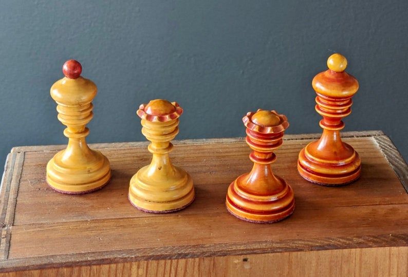 Combo of Reproduced Vintage 1930 German Knubbel Analysis Chess Pieces in  Stained Crimson and Boxwood - 2.91 King with Wooden Chess Board