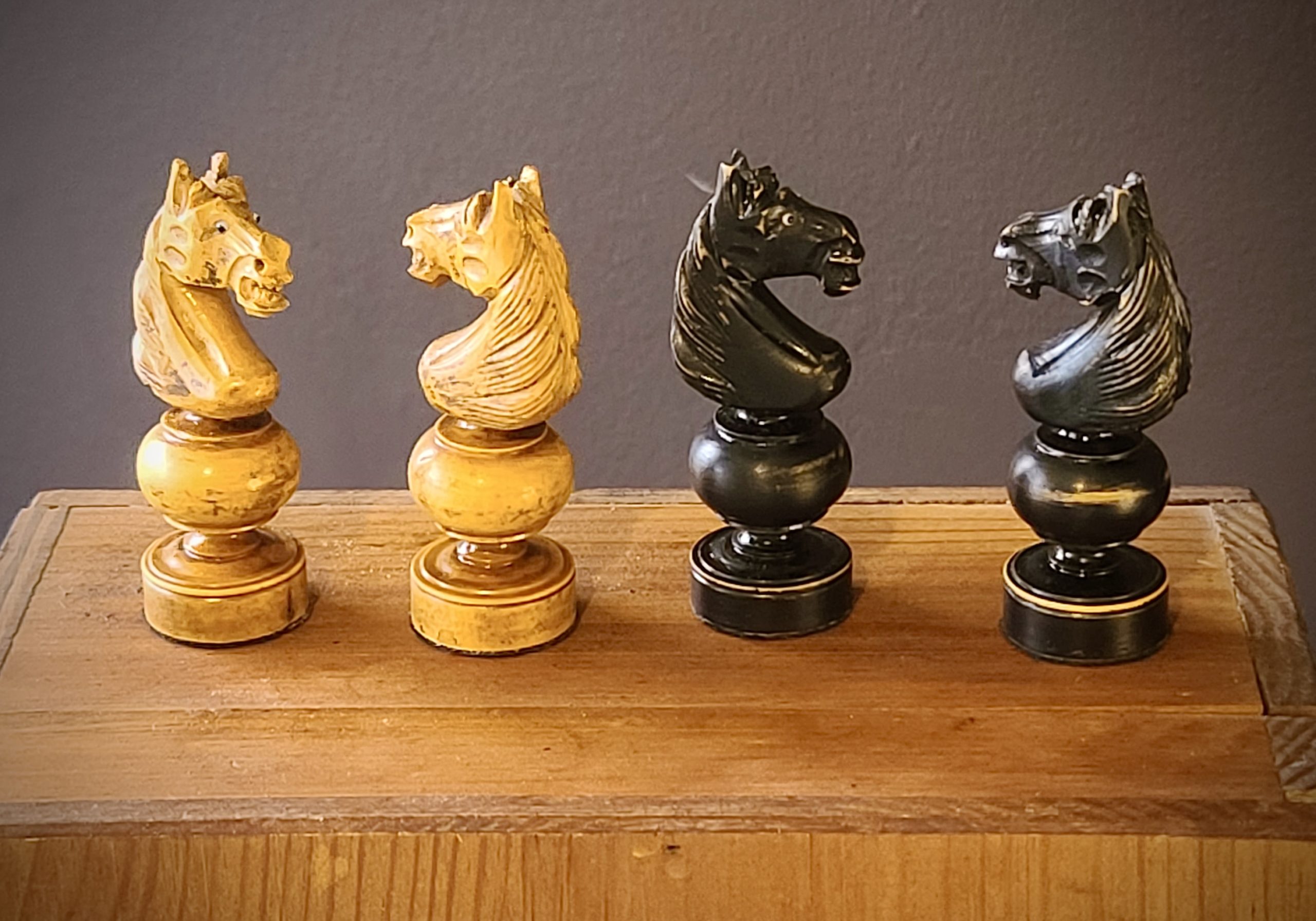 French Knight Black Mahogany Chess Set [RCPB101] - $240.00 - Regency Chess  - Finest Quality Chess Sets, Boards & Pieces