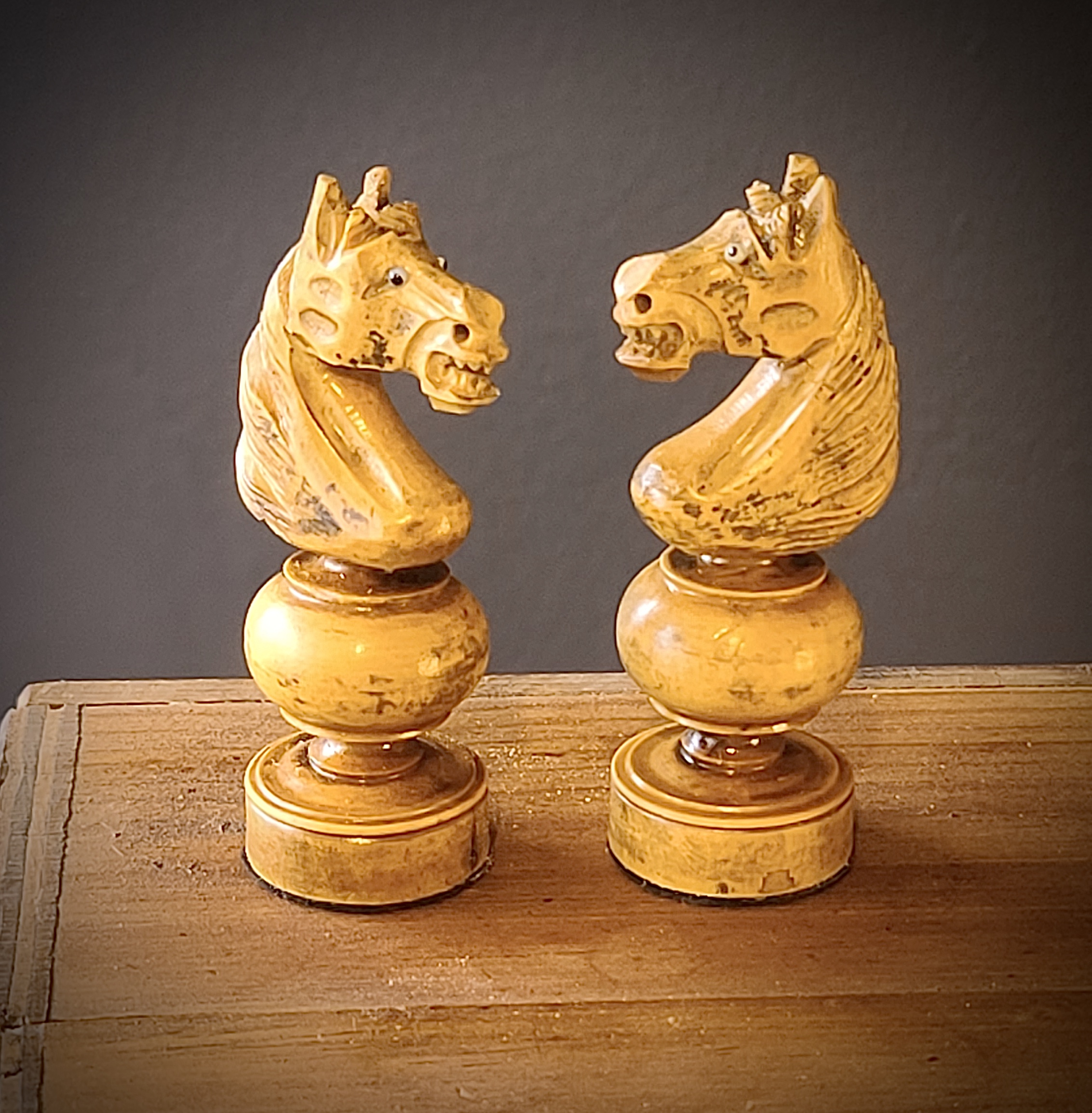 French Regѐnce Antique Chessmen - www.ChessAntique.com