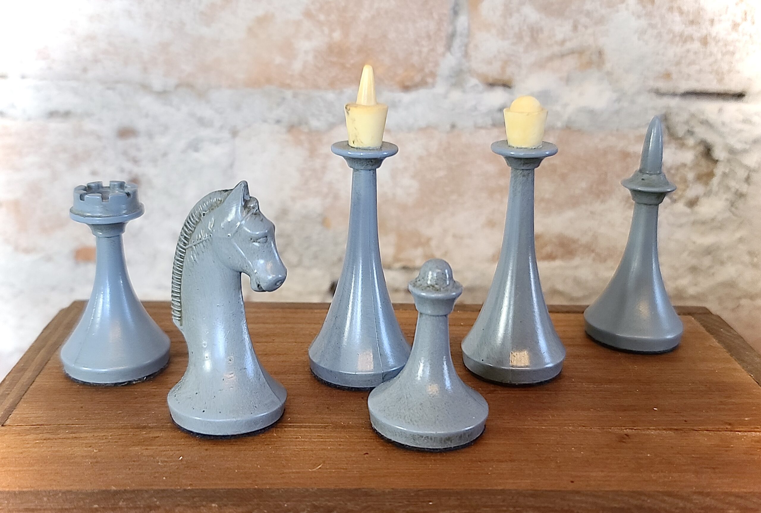 Analysis Chess Pieces with 2.5 King – American Chess Equipment