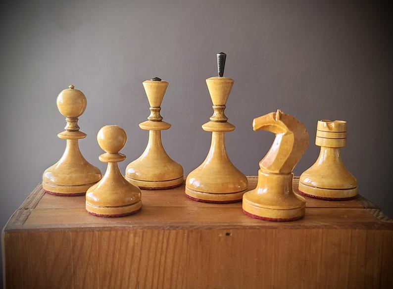 Replacement white weighted chess pieces queen, 2 rooks, 2 bishops, felt  bottoms