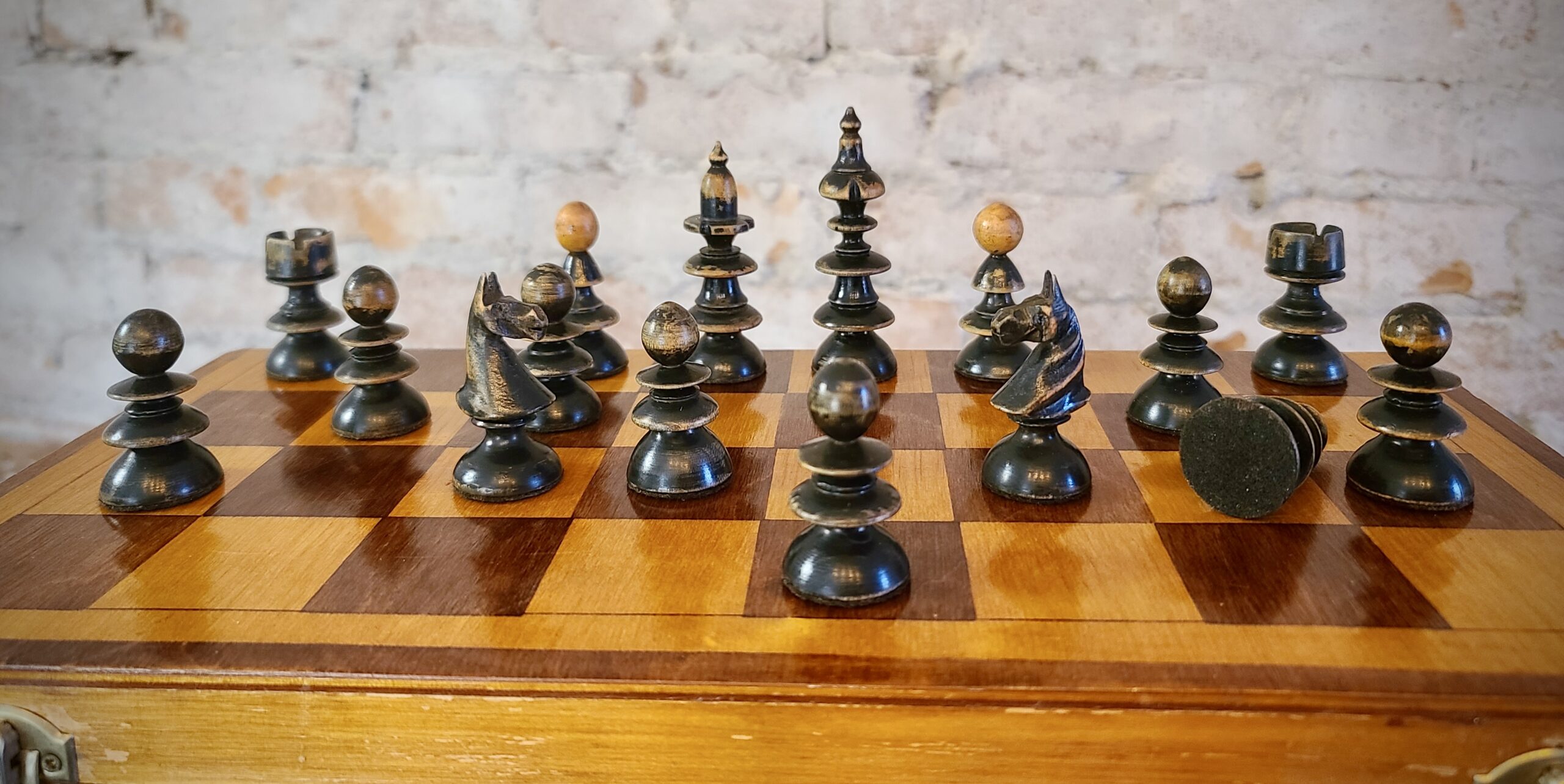 The Chess Schach - Home  Artistically Restored Vintage Chess Sets